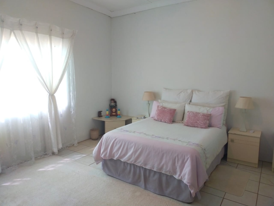 4 Bedroom Property for Sale in Kroondal North West